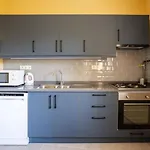 Apartment Charming New 1bd - Close To Shoreline! #395 Istanbul