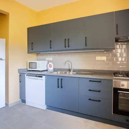 Charming New 1bd - Close To Shoreline! #395 Appartement